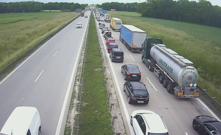 Groźny wypadek na A4. Jedna osoba ranna i ogromny korek