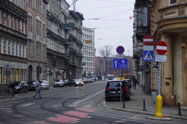 Wrocław: Ludzie wściekli na zakaz wjazdu na ulicę Łokietka. 