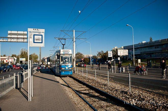 Awaria wodociągowa przy ruchliwej ulicy. Utrudnienia dla kierowców potrwają tydzień