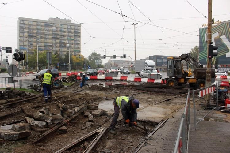 Rozkopali skrzyżowanie Hallera i Grabiszynskiej. Co to za remont? [ZDJĘCIA]