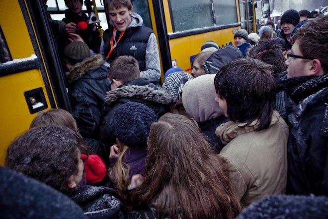 Do autobusu nocnego wsiądziesz tylko przednimi drzwiami i z biletem