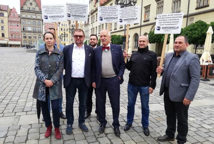 „Ślimak to ryba, a dzieci mają zakaz dmuchania balonów”. Korwin-Mikke wyśmiewa unijne regulacje
