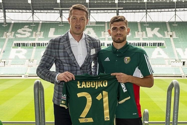 Kolejne wzmocnienie WKS-u. Jakub Łabojko piłkarzem Śląska Wrocław