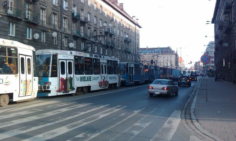 Przez ostatnie 10 lat autobusy i tramwaje zwolniły