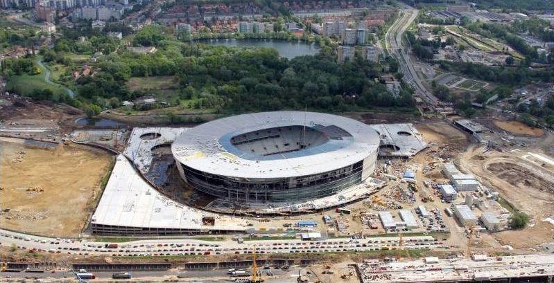 Zamknięte centrum, Legnicka i Lotnicza, czyli jak dowieźć kibiców na Euro