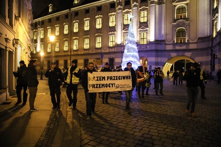 Wrocław: mizerna frekwencja na Marszu Mężczyzn przeciwko przemocy wobec kobiet [ZDJĘCIA]