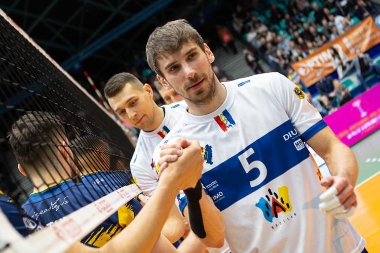 Wychowanek zostaje we Wrocławiu. Łukasz Lubaczewski na dłużej w Gwardii