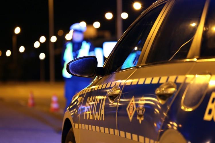 Samochód sam wezwał policję do pijanego w sztok kierowcy na A4