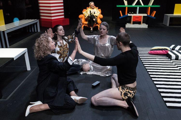Literacki fenomen ostatnich lat na deskach Teatru Współczesnego [ZDJĘCIA]