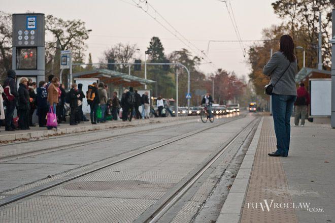 Aktywiści pytają prezydenta Dutkiewicza o tramwaj dwusystemowy. Czy to w ogóle możliwe?