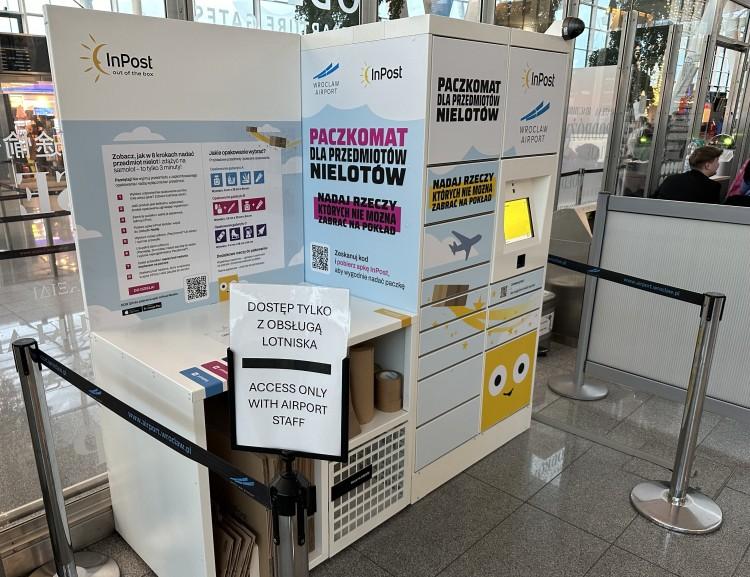 Wrocław: Paczkomat stanął na lotnisku. Uratuje cenny bagaż pasażera