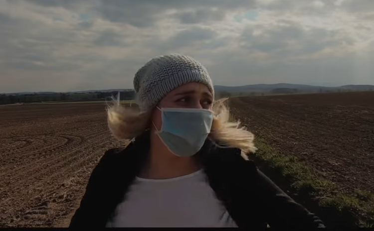 Przejmujący cover Korteza. To będzie hymn epidemii? [WIDEO]