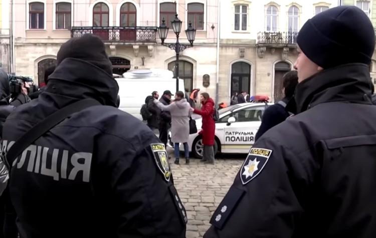 Lwów w pierwszym dniu po rosyjskiej napaści [FILMY]