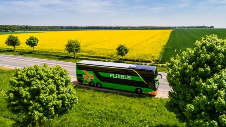 Flixbus przywraca kolejne trasy. Nowe kierunki na długi weekend i wakacje