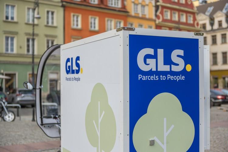Rewolucja na rynku kurierskim. Rowery zastąpią busy w centrum Wrocławia? [ZDJĘCIA]