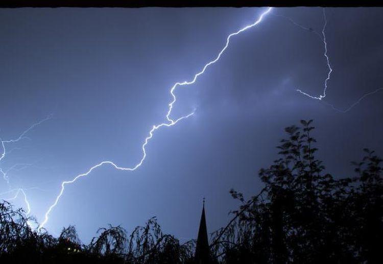 Synoptycy znów ostrzegają przed burzami, porywistym wiatrem i gradem