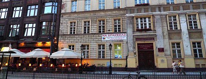 Miasto sprzeda budynki i grunty