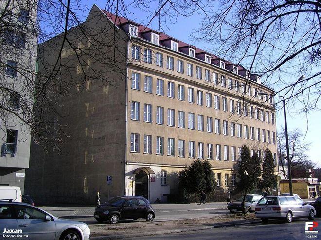 Handlował rybami na ulicy. Dostał 1000 złotych kary