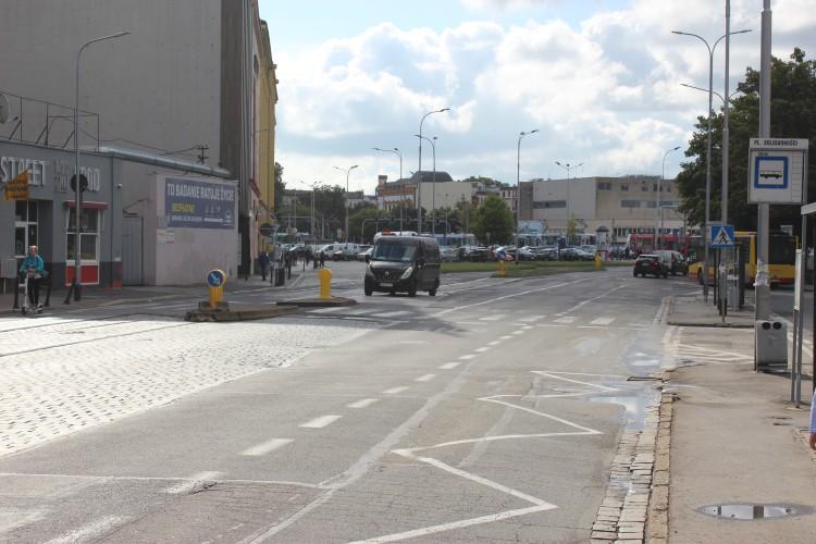 Nowa droga rowerowa na Legnickiej. Miasto ogłosiło przetarg [ZDJĘCIA]