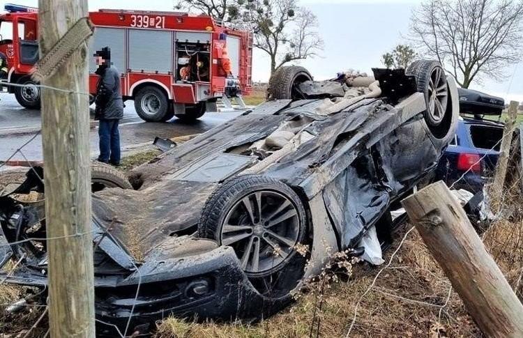 Jedna osoba zabita, cztery ciężko ranne w wypadku pod Wrocławiem
