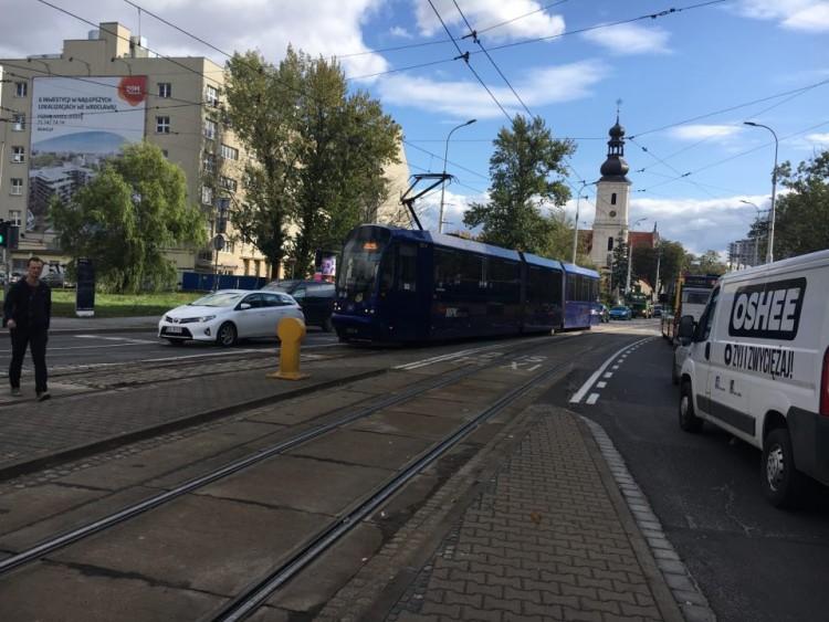 Utrudnienia w ruchu na Krakowskiej. Torowisko było zablokowane po wypadku