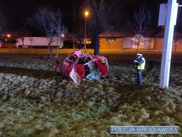 Wrocław: śmiertelny wypadek na al. Sobieskiego. Sprawcy z porsche poszukiwani [ZDJĘCIA, WIDEO]