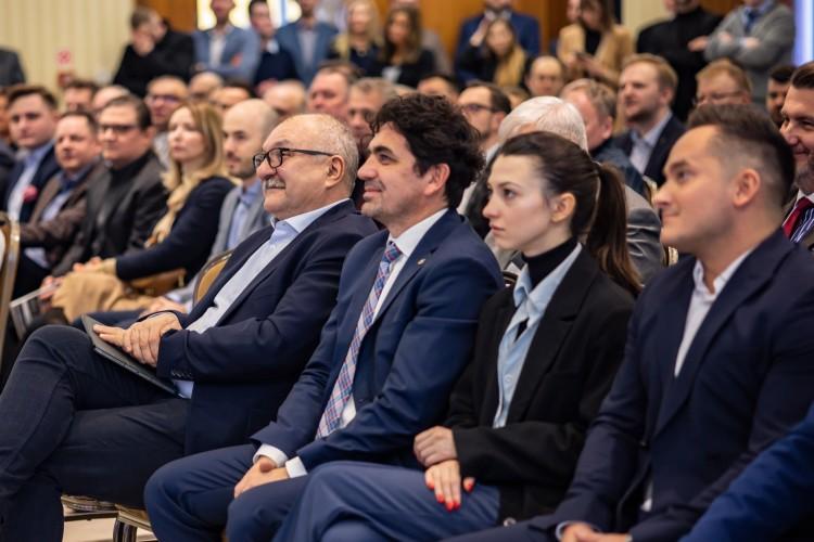 Bezpartyjni Samorządowcy z 5 procentami poparcia