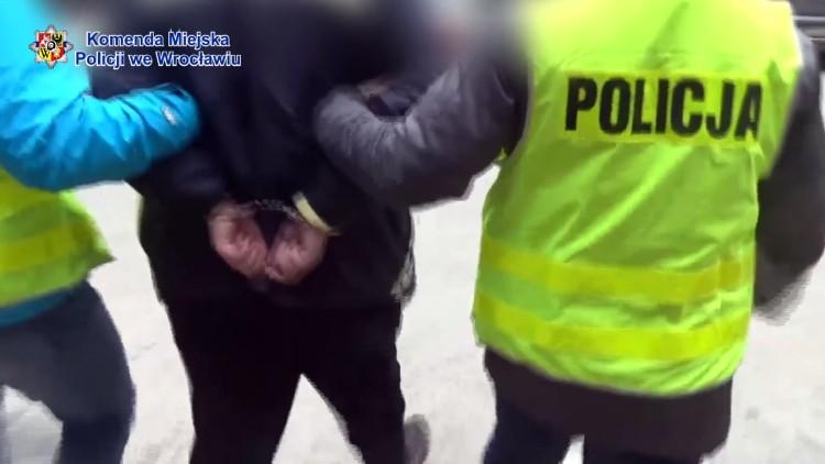 Wrocław: policjanci zatrzymali 42-letniego fałszerza recept