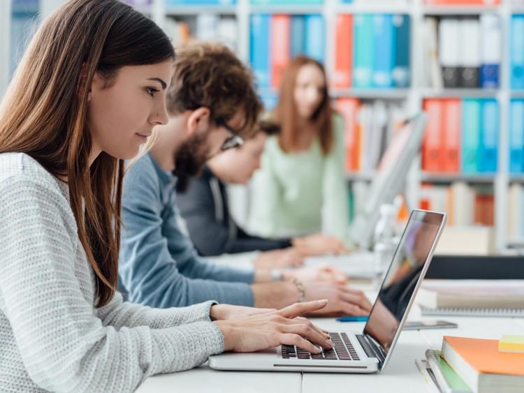 Wirtualna uczelnia wyższa we Wrocławiu. Studia z udogodnieniami online