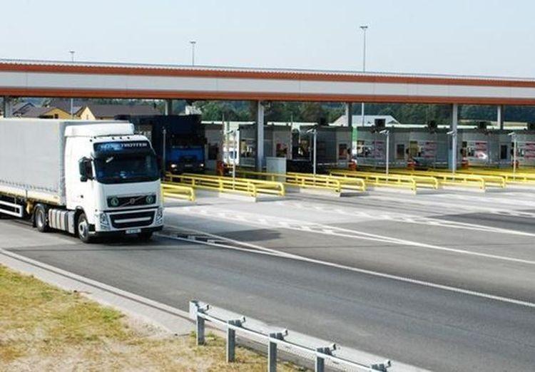 8-kilometrowy korek na A4