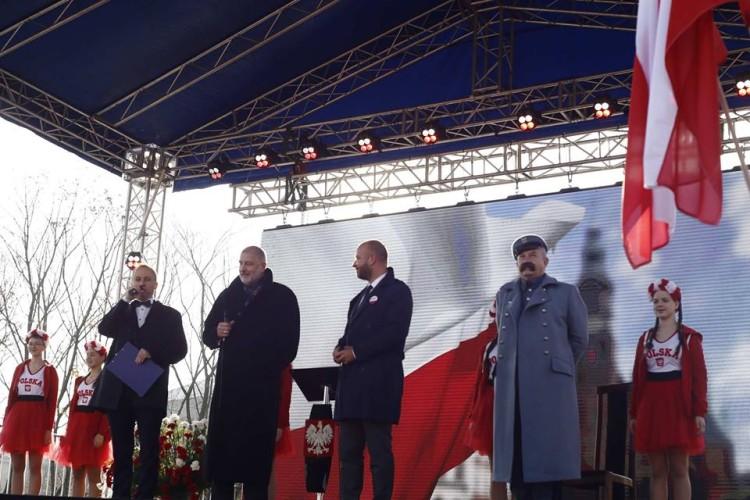 Dwóch prezydentów i marszałek. Radosna Parada Niepodległości we Wrocławiu [ZDJĘCIA]