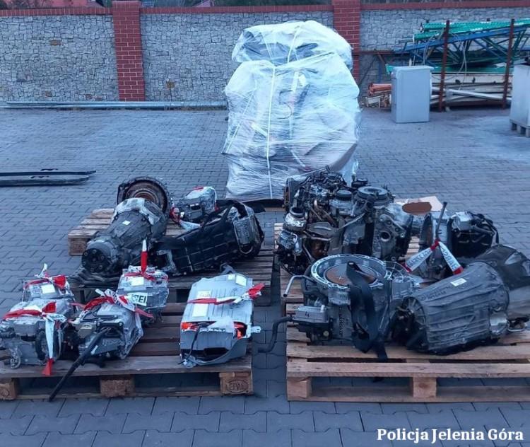 Dziupla samochodowa zlikwidowana. Handlowali częściami ze skradzionych aut