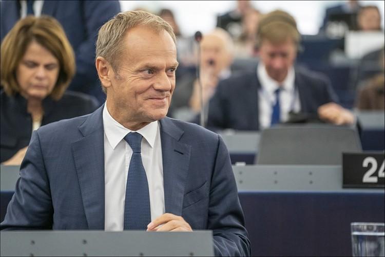 Donald Tusk przyjeżdża do Wrocławia. Będzie promował książkę „Szczerze”
