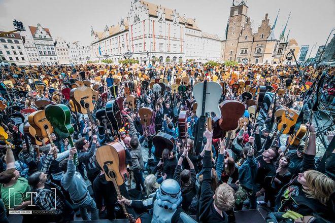 Mamy to! Wrocław znów na Rynku pobił Gitarowy Rekord Guinnessa