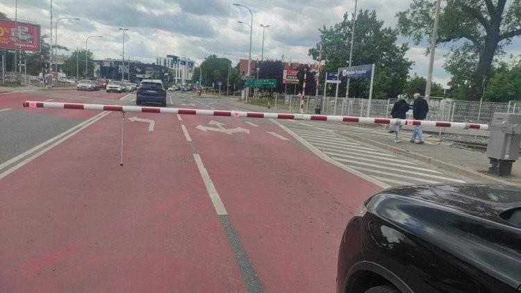 Czy to powód ciągłych awarii przejazdów na Buforowej i Zwycięskiej?