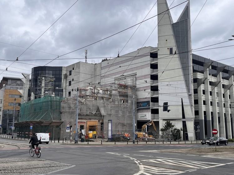 Duża rozbiórka w centrum Wrocławia. Wiemy, co tutaj powstanie [ZDJĘCIA]