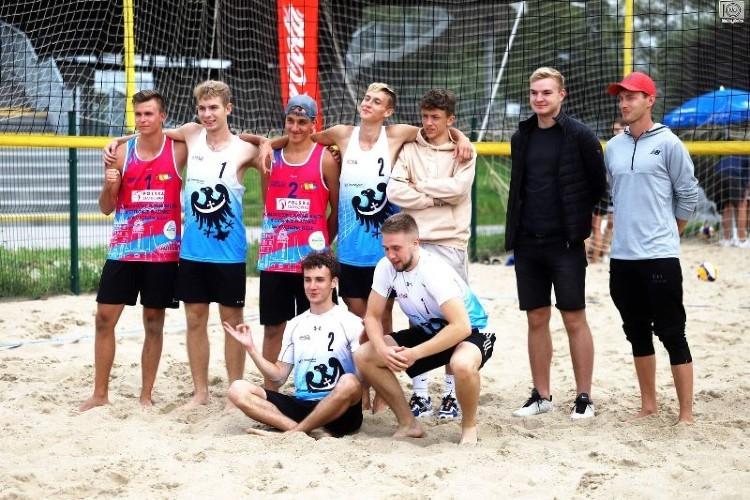 Młodzież KFC Gwardii z dobrymi wynikami w Mistrzostwach Polski w siatkówce plażowej