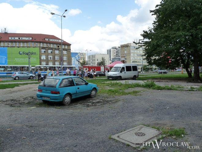 Na działce tuż przy placu Jana Pawła II powstaną biura i usługi. Miasto znalazło kupca [TYLKO U NAS]