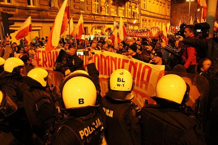 Poseł o rozwiązaniu marszu: „Działania władz miasta i policji wyglądają na ciężkie naruszenie prawa”