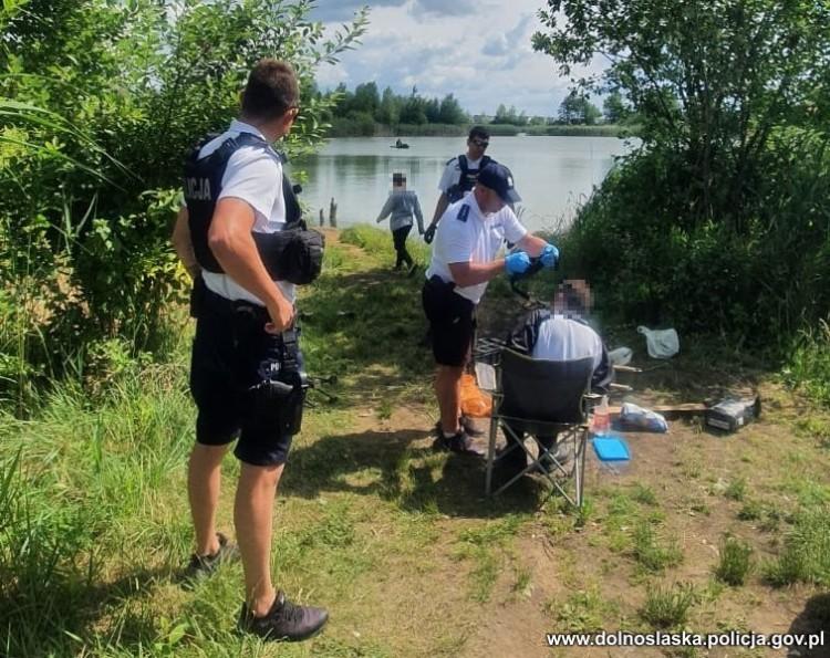 Wrocław: Ojciec pływał pontonem z 10-letnim dzieckiem. Miał 2 promile alkoholu i amfetaminę