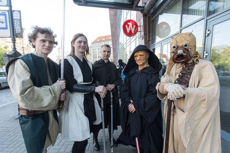 Poprzebierani fani „Gwiezdnych wojen” na pokazie „Hana Solo” [ZDJĘCIA]