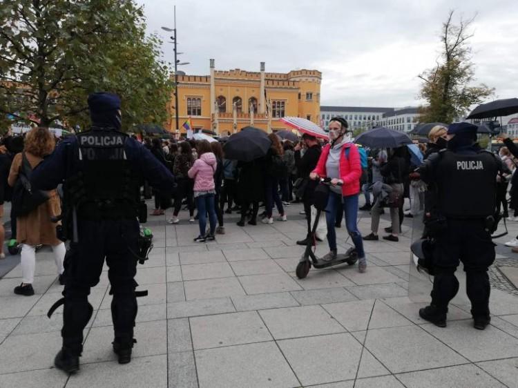 Protestujący dostają wezwania na policję mejlem. Choć nie zostali spisani