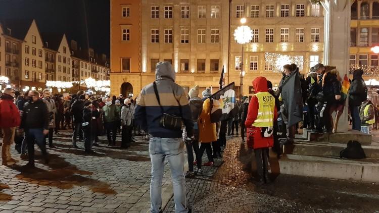 Wyrok Trybunału opublikowany. Strajk Kobiet znów wychodzi na ulice [ZDJĘCIA]