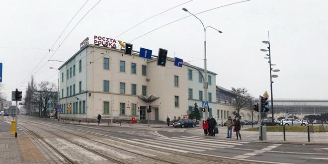 Poczta sprzedaje swoje budynki tuż przy Dworcu Głównym. Część z nich nadaje się do rozbiórki