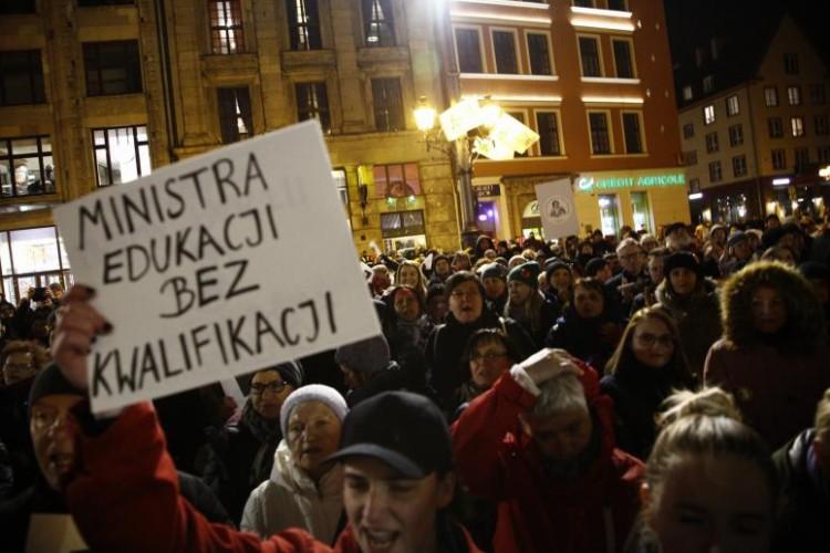 Wrocławscy uczniowie pomogą nauczycielom wywalczyć podwyżki? Zapowiedzieli protest