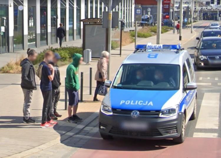Nowe zdjęcia Google Street View z Wrocławia. Na czym kamery przyłapały wrocławian?