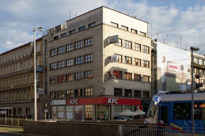 Totalna metamorfoza KFC przy Świdnickiej. Kuchnia na widoku gości i kubełki za złotówkę