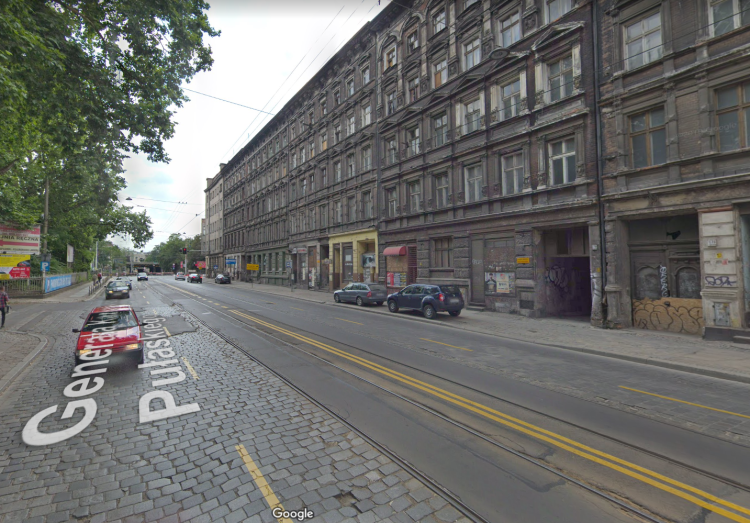 Wrocław: plan na Pułaskiego - chodnik i nowa droga rowerowa. Remont jezdni poczeka