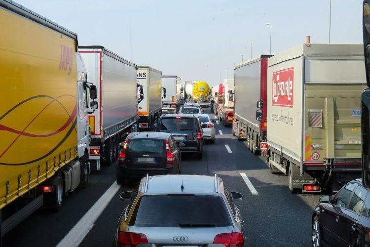 Sześć kilometrów korka na AOW. Naprawiają dylatacje