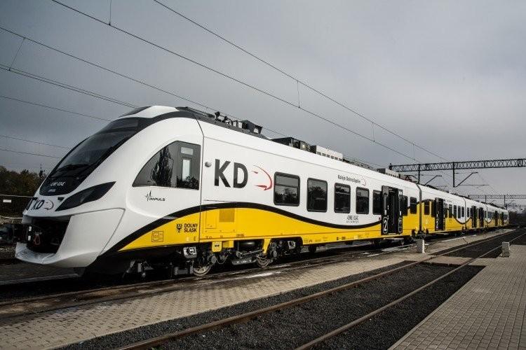 Po podwyżce maszyniści Kolei Dolnośląskich zarobią ponad 10 tysięcy złotych